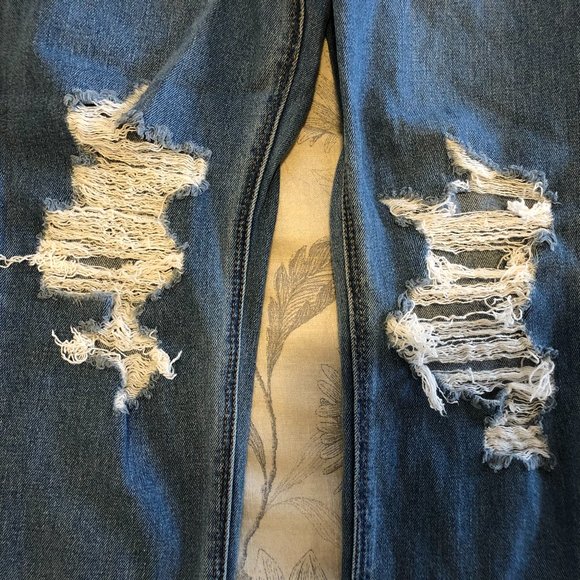 Womens Size 4 American Eagle Mom jeans - Picture 4 of 9